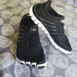 Fila four toes skeleton shoes